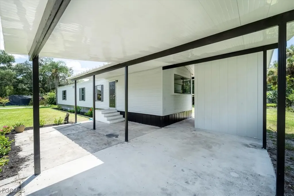 671 Bennett Avenue Labelle FL 33935