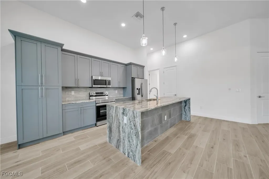 4107 NW 37th Street Cape Coral FL 33993