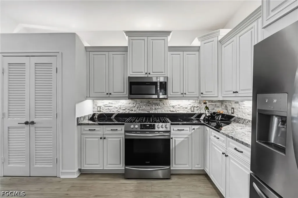 11033 Harbour Yacht Court Fort Myers FL 33908