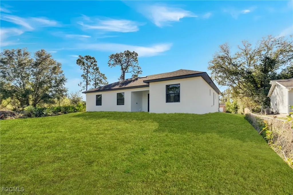 2910 9th Street W Lehigh Acres FL 33971