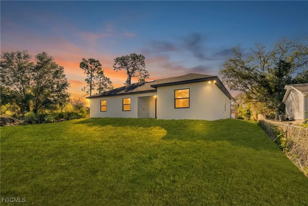 2910 9th Street W Lehigh Acres FL 33971