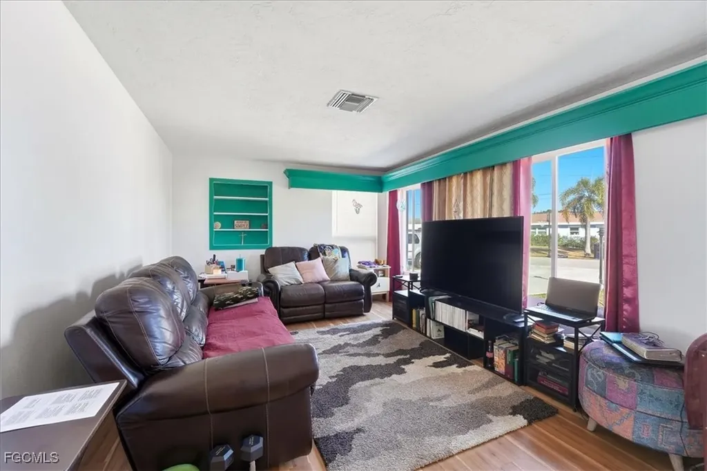 4311 S Pacific Circle North Fort Myers FL 33903