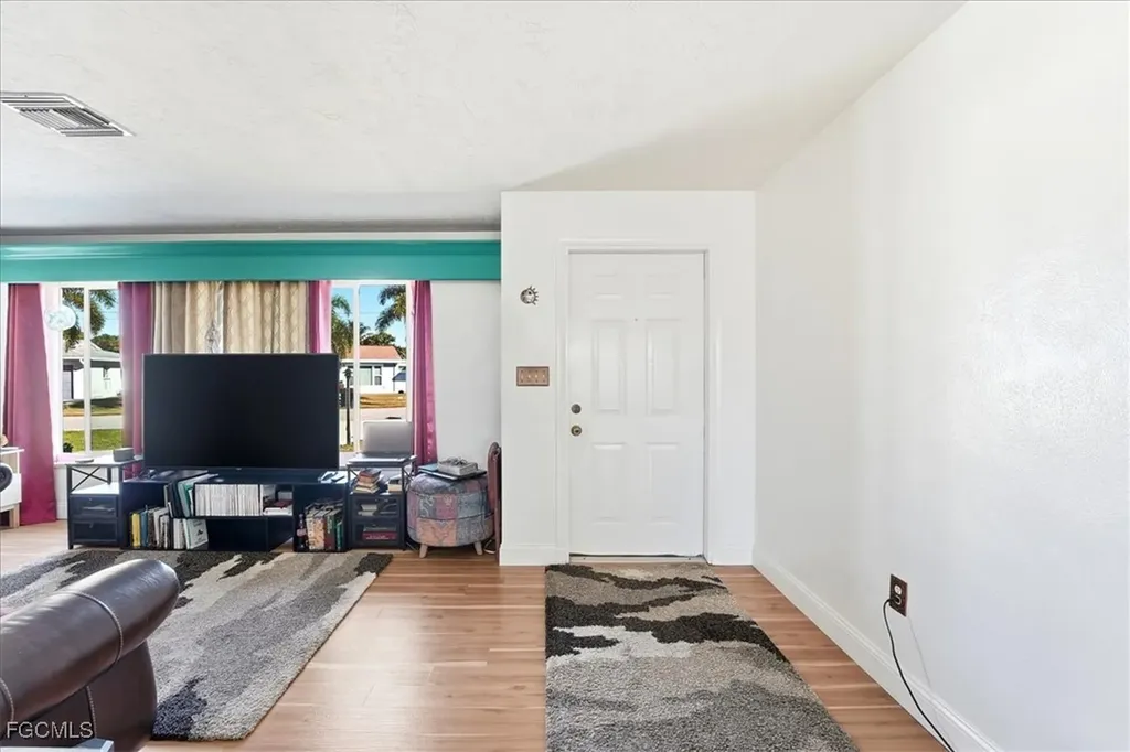 4311 S Pacific Circle North Fort Myers FL 33903