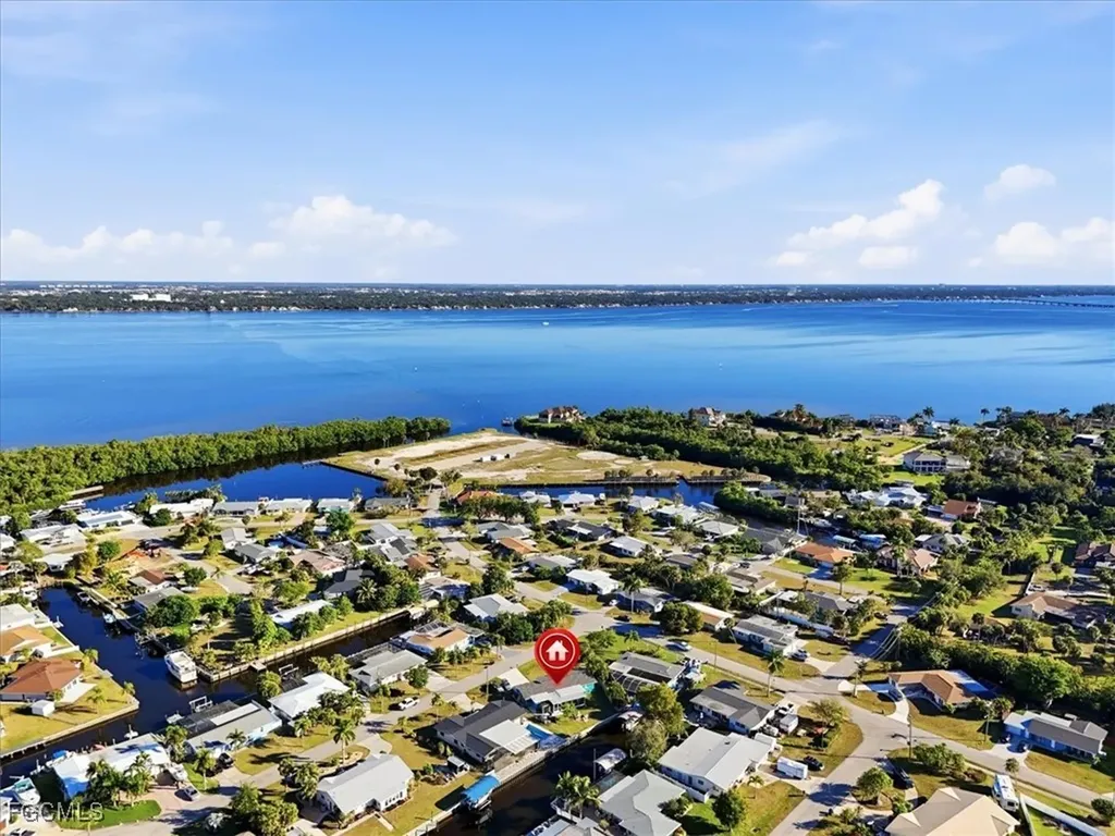 4311 S Pacific Circle North Fort Myers FL 33903