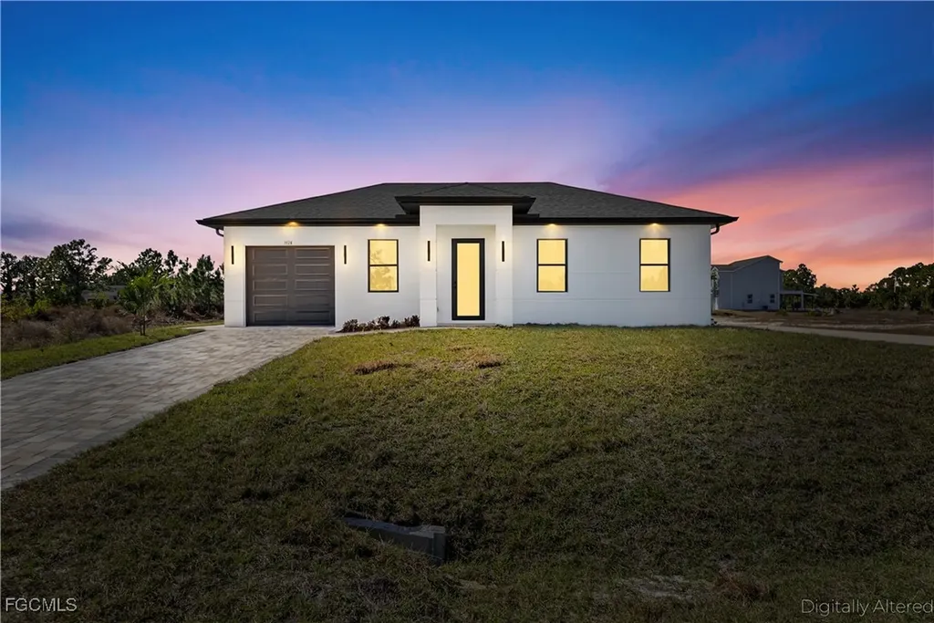 1128 Helen Avenue S Lehigh Acres FL 33974