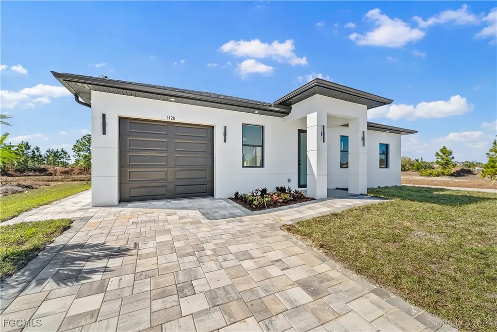 1128 Helen Avenue S Lehigh Acres FL 33974