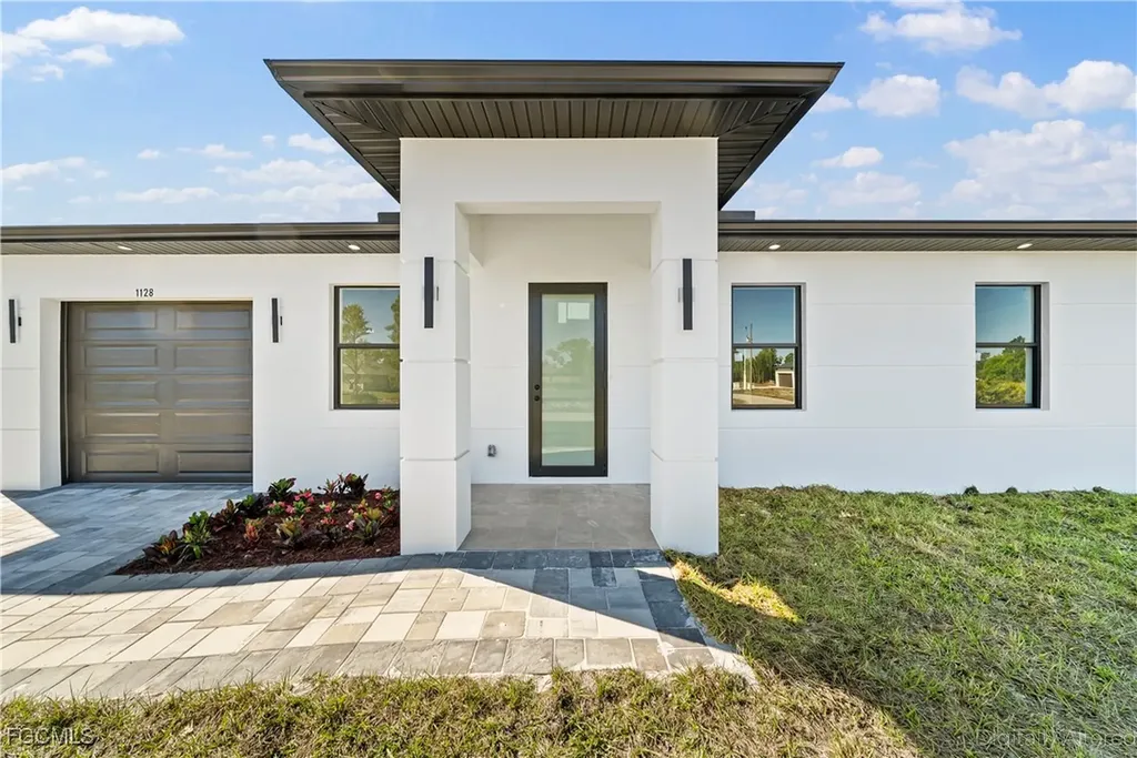1128 Helen Avenue S Lehigh Acres FL 33974