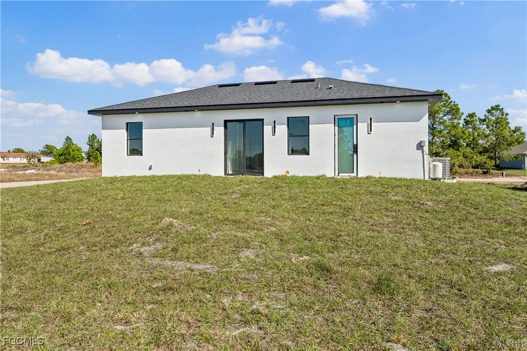 1128 Helen Avenue S Lehigh Acres FL 33974