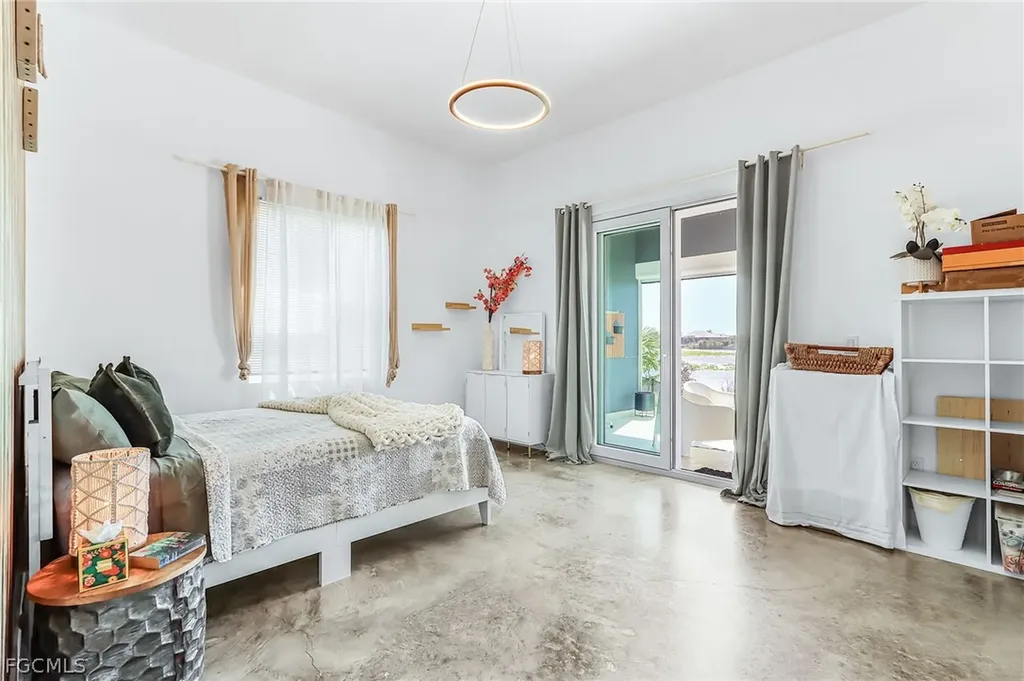 504 NE 9th Street Cape Coral FL 33909