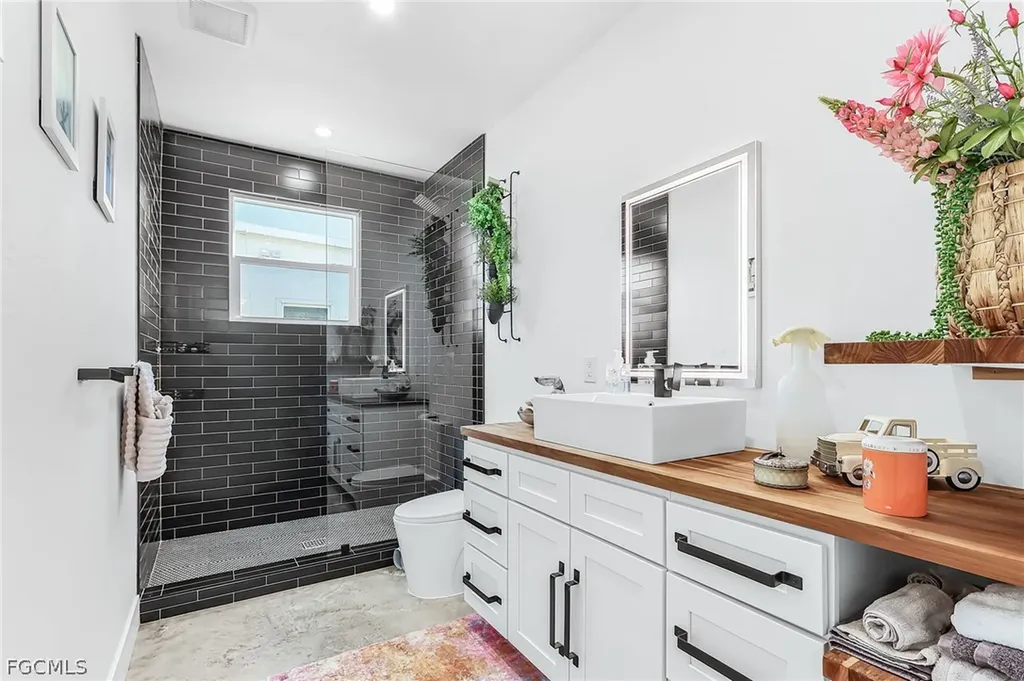 504 NE 9th Street Cape Coral FL 33909