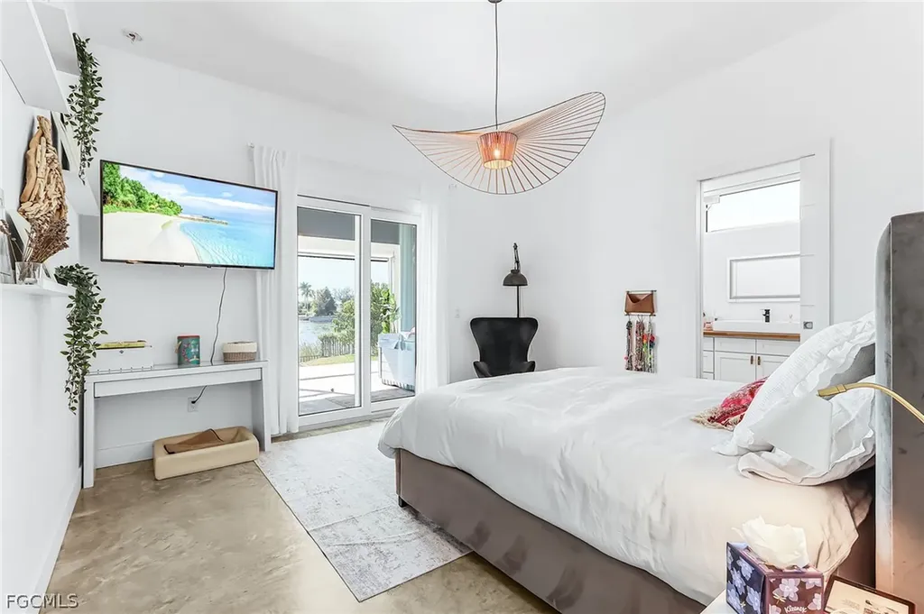 504 NE 9th Street Cape Coral FL 33909