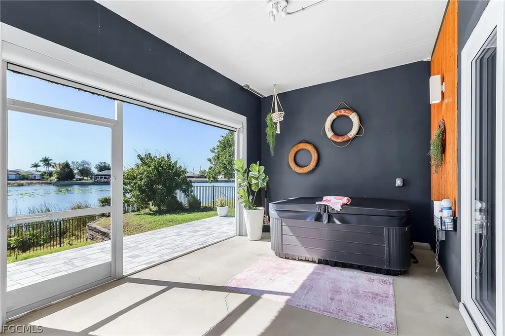 504 NE 9th Street Cape Coral FL 33909