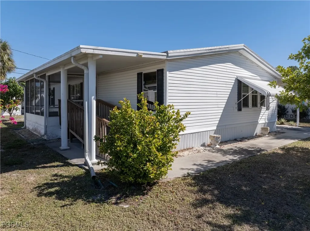 205 Carriage Lane North Fort Myers FL 33917