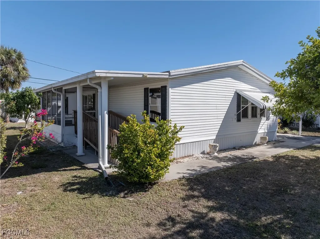 205 Carriage Lane North Fort Myers FL 33917