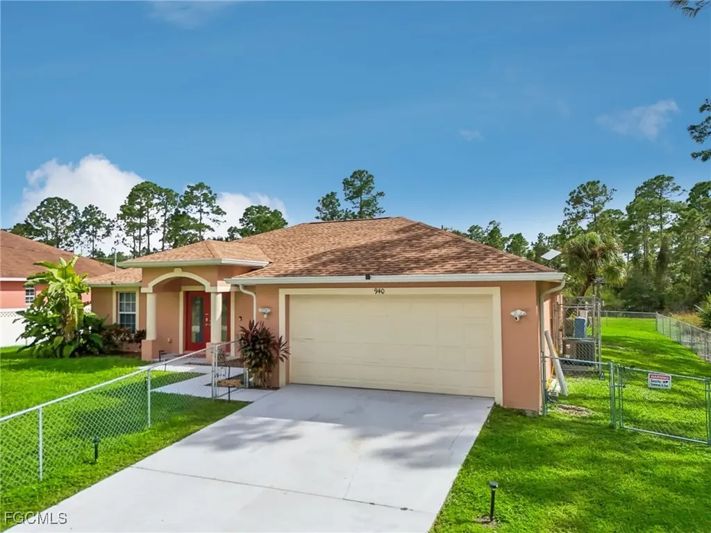 940 Belmont Street E Lehigh Acres FL 33974