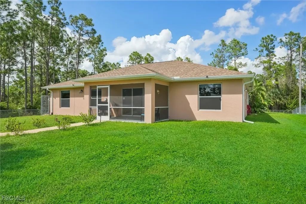 940 Belmont Street E Lehigh Acres FL 33974