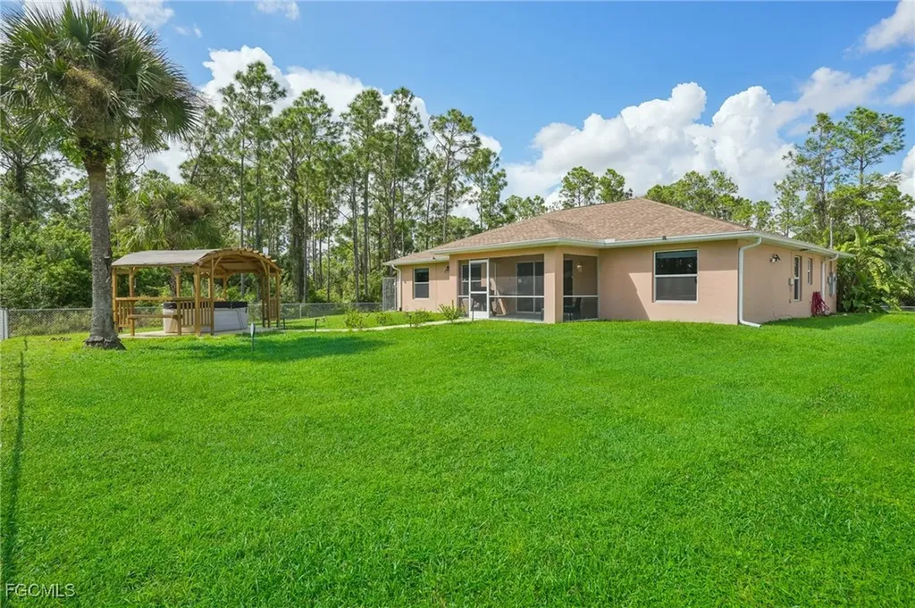 940 Belmont Street E Lehigh Acres FL 33974
