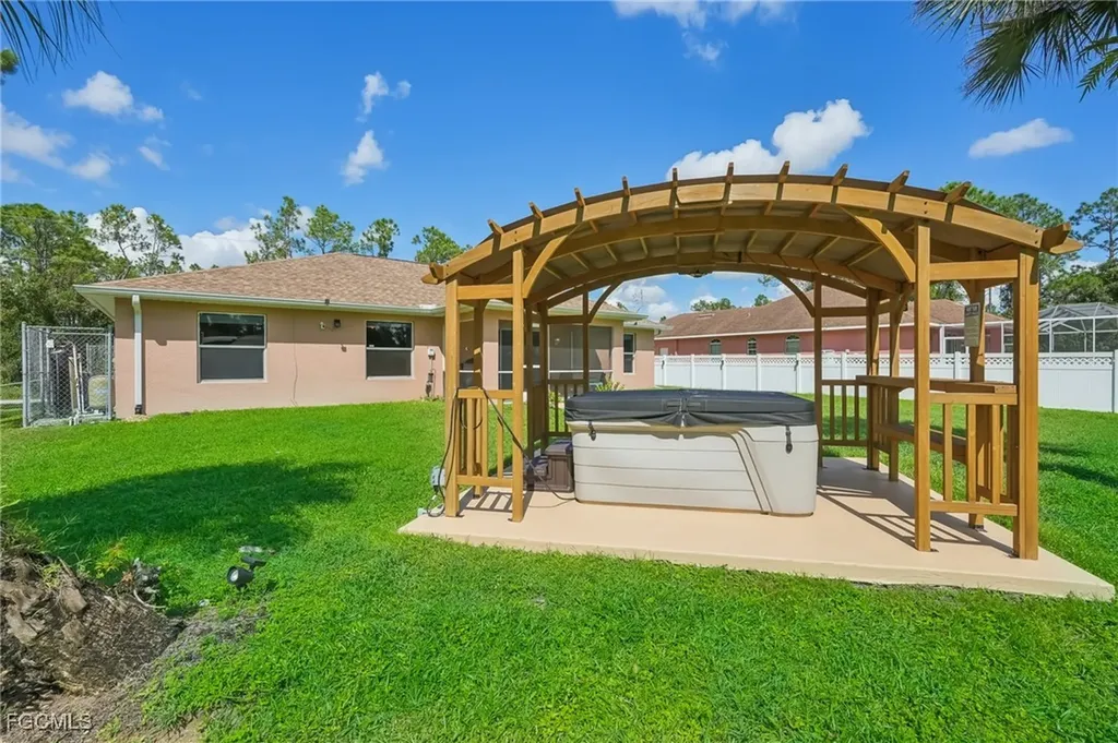 940 Belmont Street E Lehigh Acres FL 33974