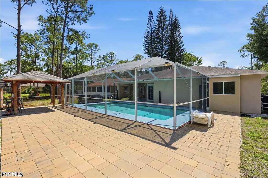 530 7th Street SW Naples FL 34117