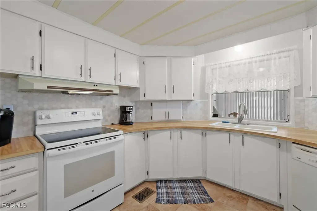 26060 Kings Road Bonita Springs FL 34135