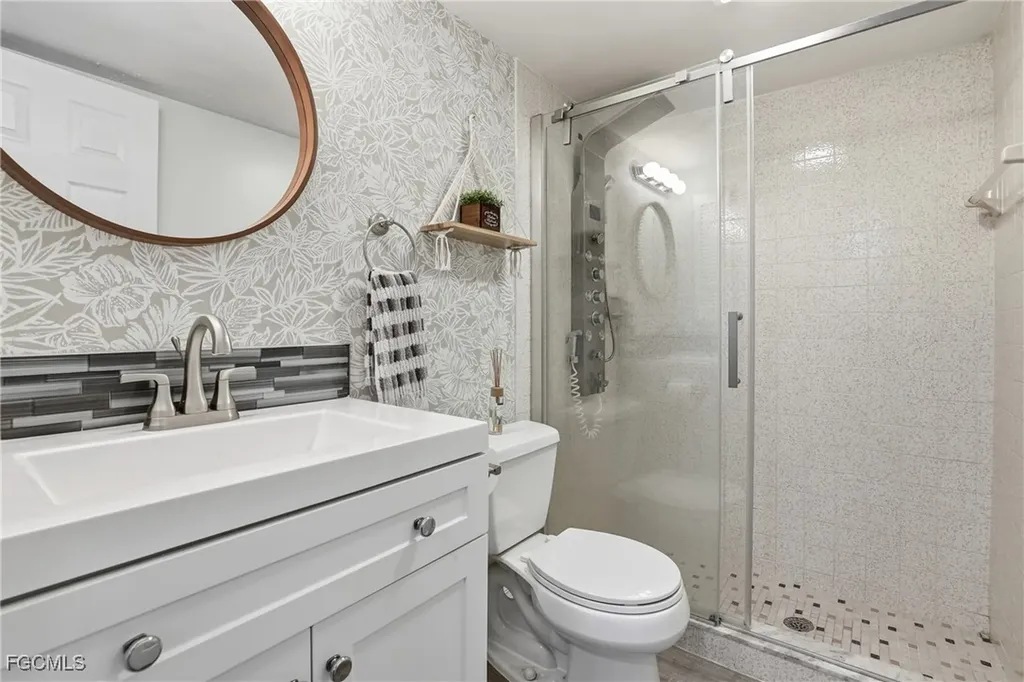 1103 SE 8th Terrace Cape Coral FL 33990