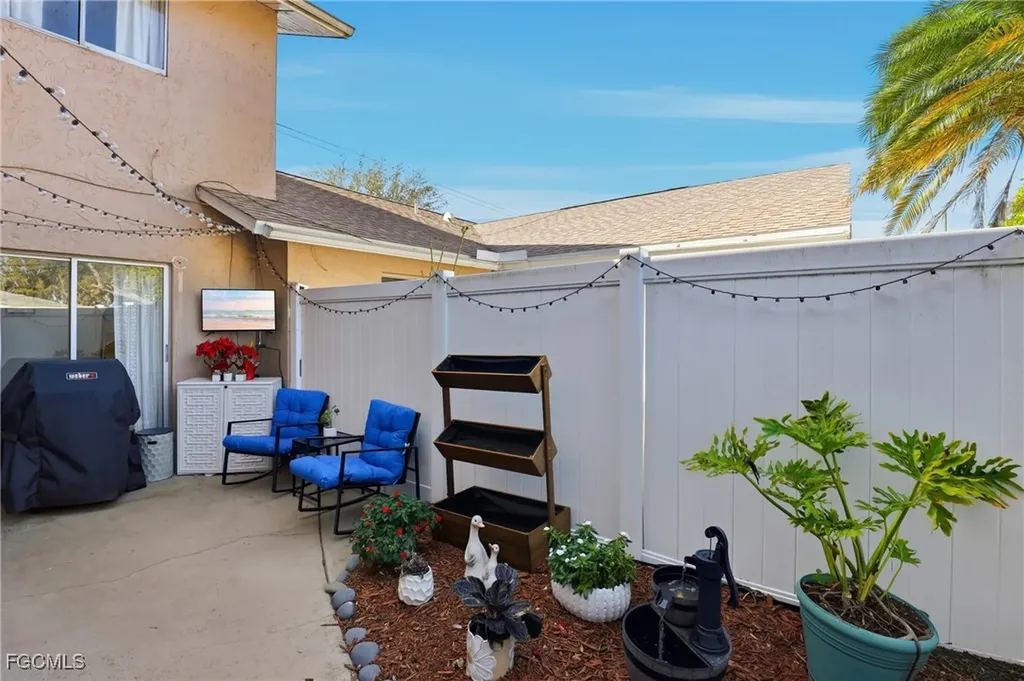 1103 SE 8th Terrace Cape Coral FL 33990