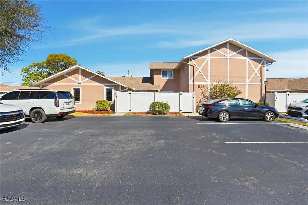 1103 SE 8th Terrace Cape Coral FL 33990