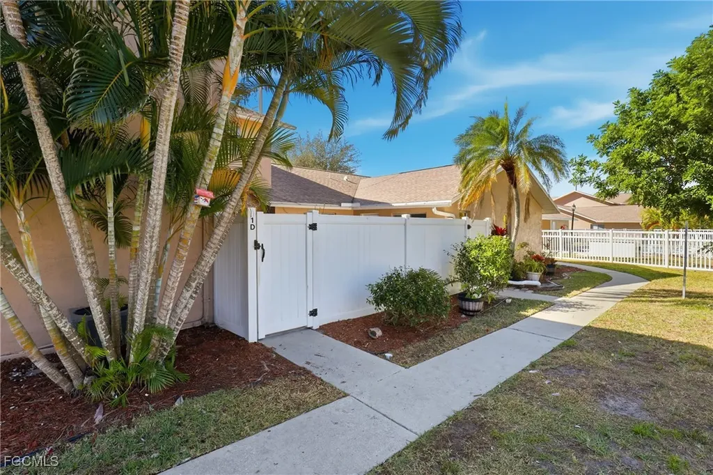 1103 SE 8th Terrace Cape Coral FL 33990