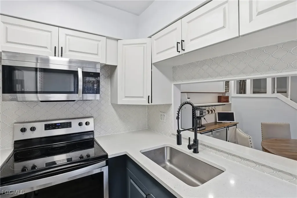 1103 SE 8th Terrace Cape Coral FL 33990