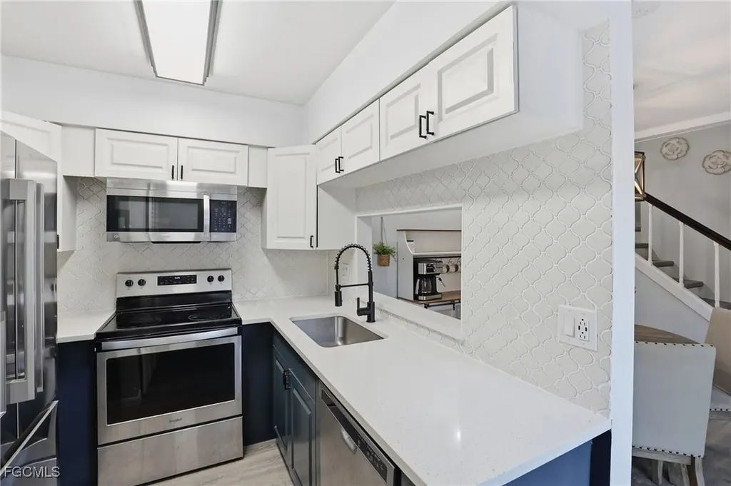 1103 SE 8th Terrace Cape Coral FL 33990