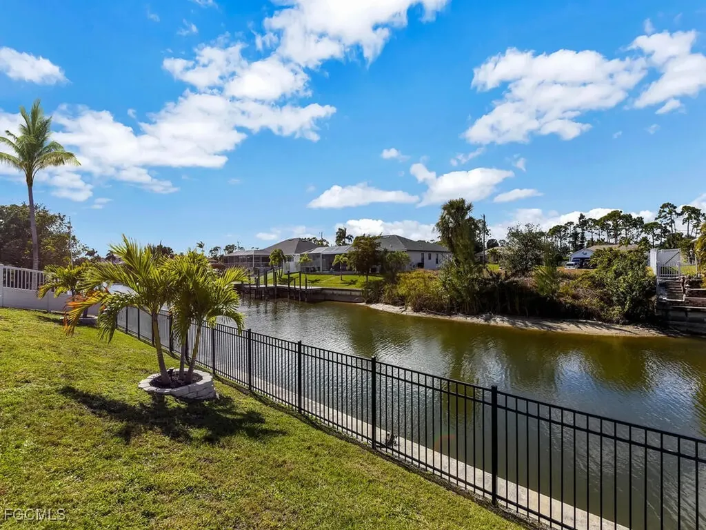 1826 SW 17th Avenue Cape Coral FL 33991
