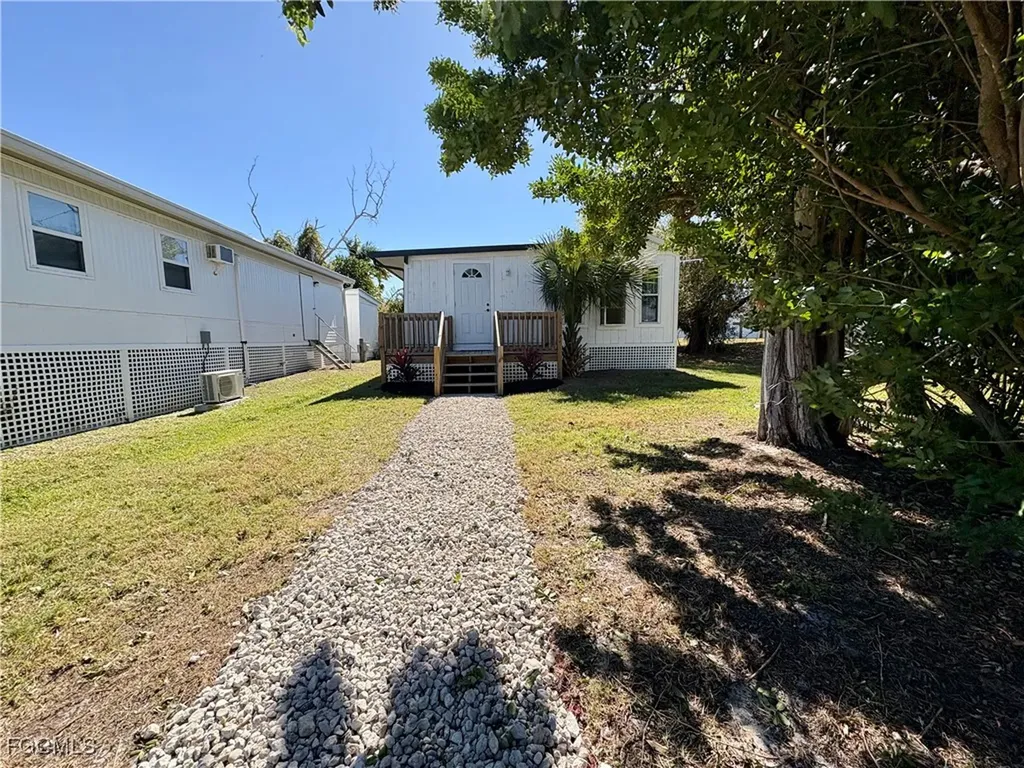 5675 Pine Island Road NW Bokeelia FL 33922