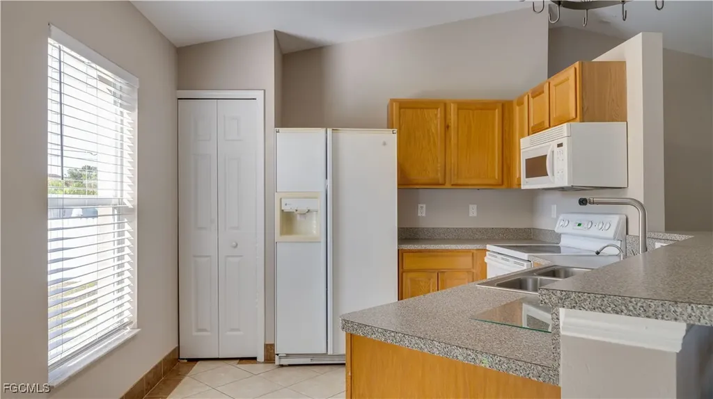 2102 NE 17th Avenue Cape Coral FL 33909