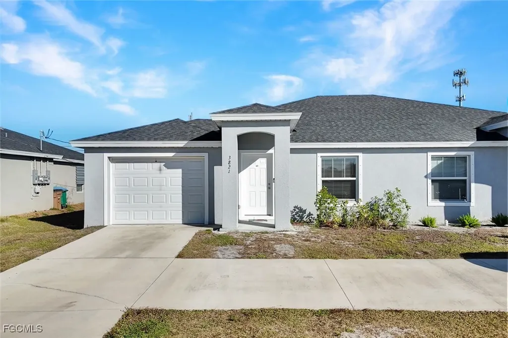 3823 SW 8th Court Cape Coral FL 33914