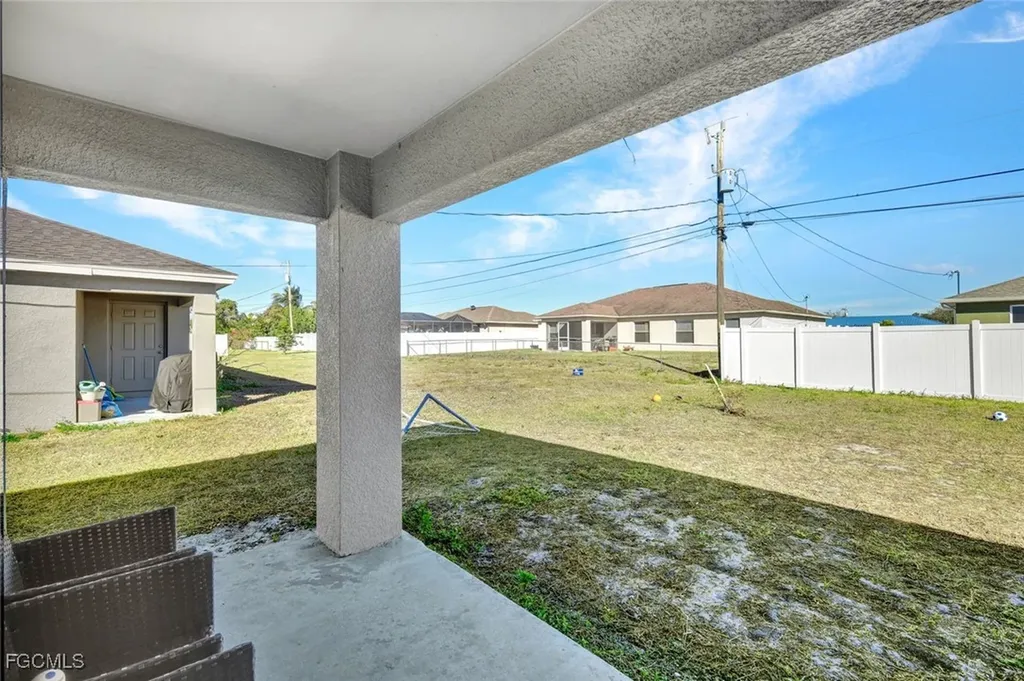 3823 SW 8th Court Cape Coral FL 33914