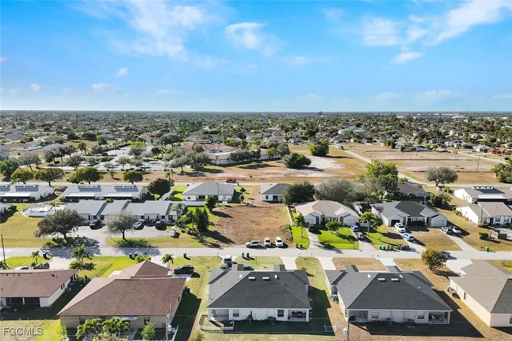 3823 SW 8th Court Cape Coral FL 33914