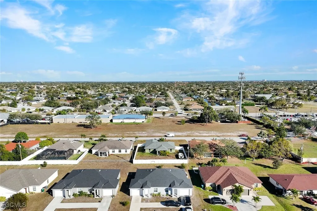 3823 SW 8th Court Cape Coral FL 33914