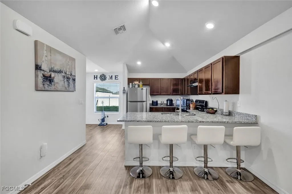3823 SW 8th Court Cape Coral FL 33914