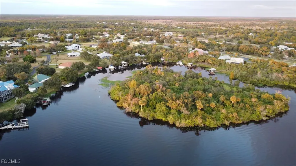 16520 Oakview Circle Alva FL 33920