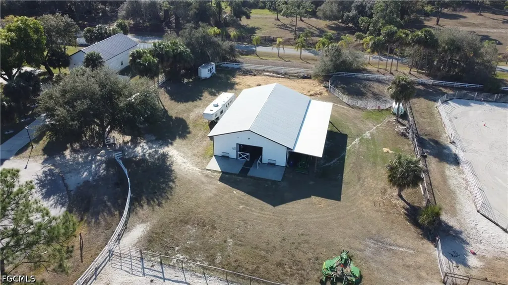 16520 Oakview Circle Alva FL 33920