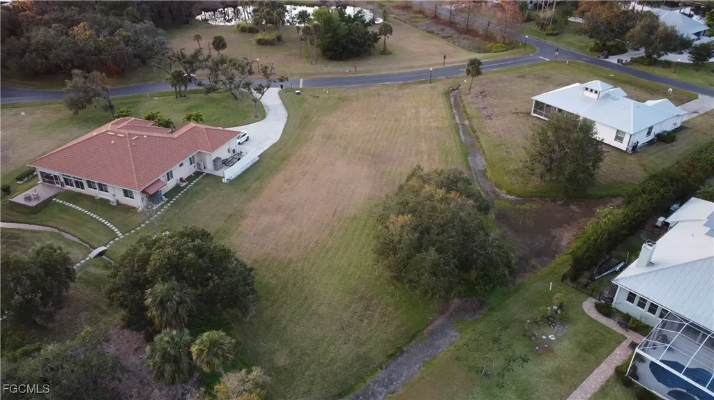 16520 Oakview Circle Alva FL 33920