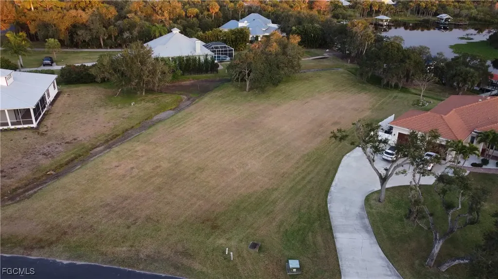 16520 Oakview Circle Alva FL 33920