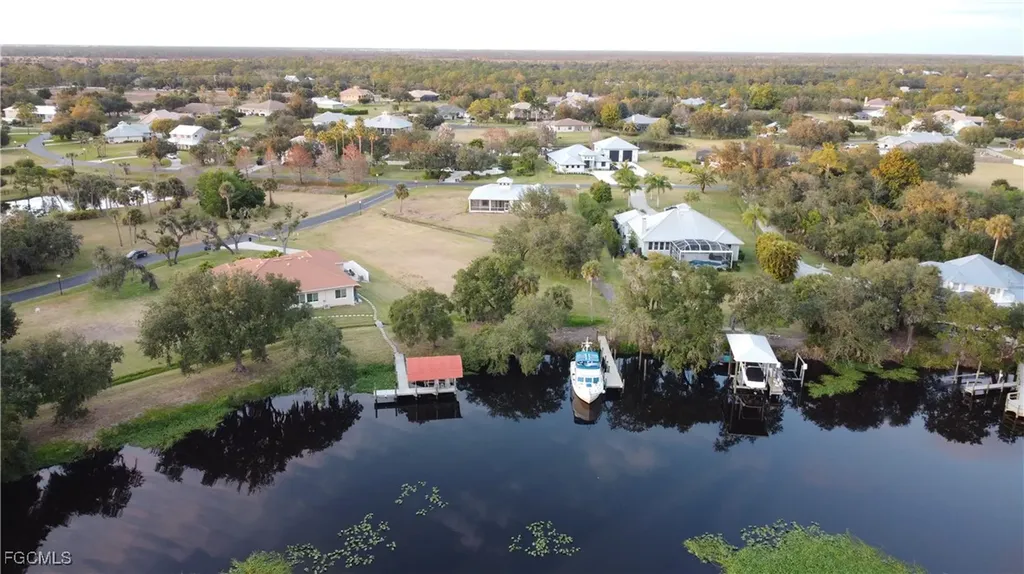 16520 Oakview Circle Alva FL 33920