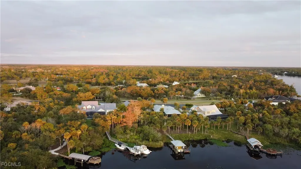 16520 Oakview Circle Alva FL 33920