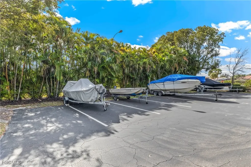 8162 Country Road Fort Myers FL 33919