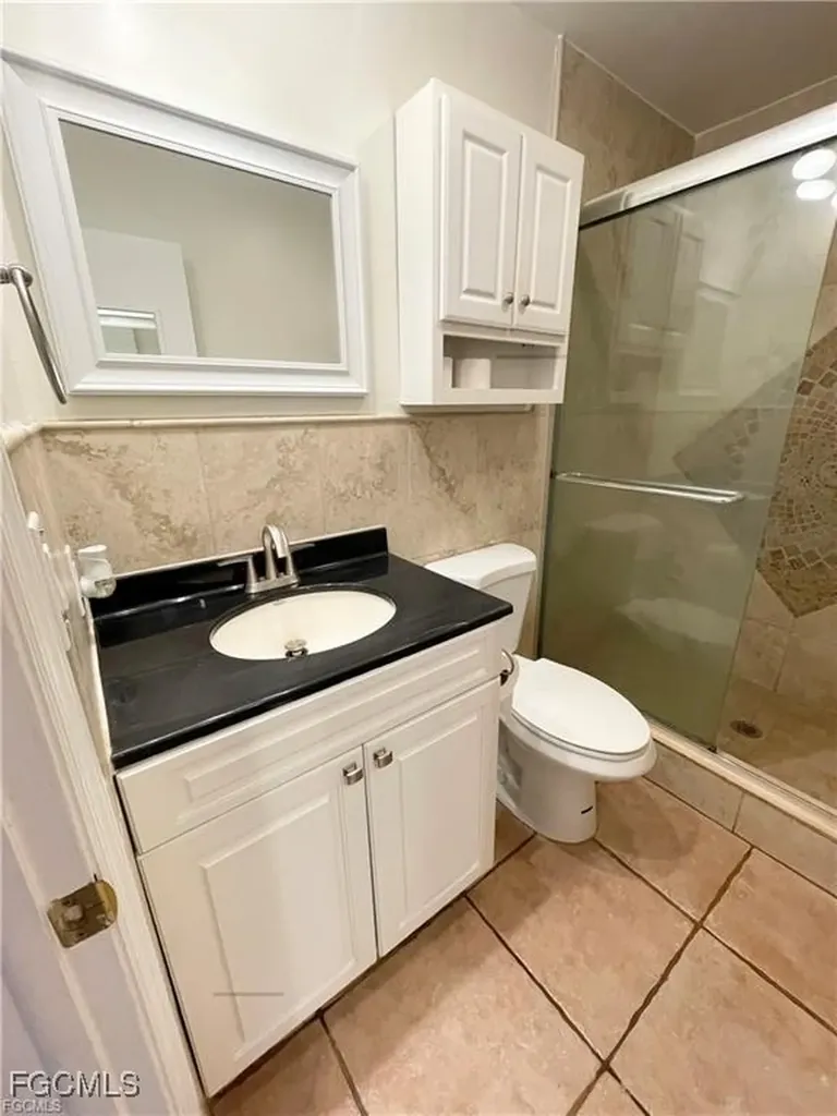 8162 Country Road Fort Myers FL 33919