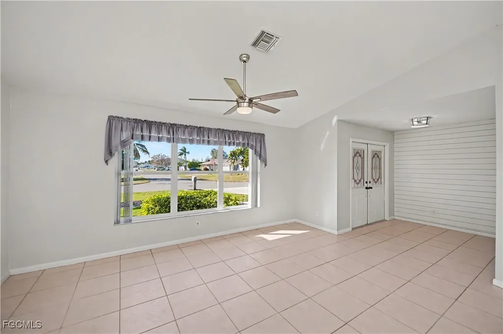 2201 SE 10th Avenue Cape Coral FL 33990
