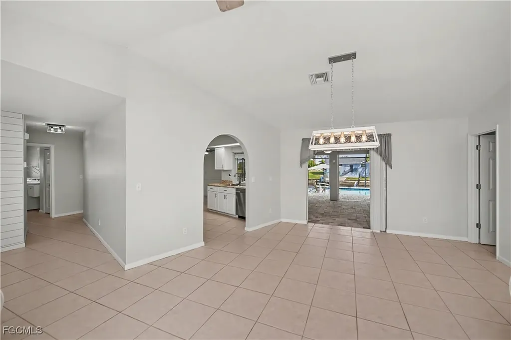 2201 SE 10th Avenue Cape Coral FL 33990