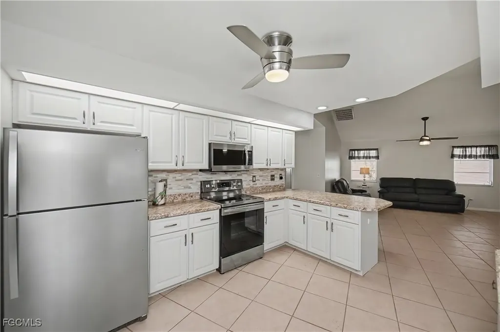 2201 SE 10th Avenue Cape Coral FL 33990