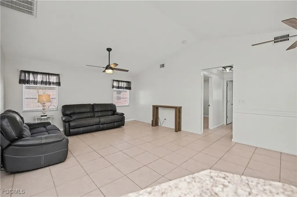 2201 SE 10th Avenue Cape Coral FL 33990